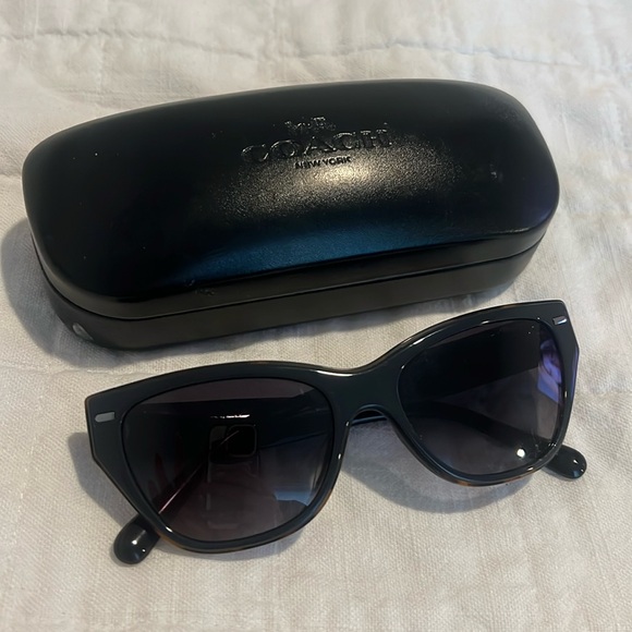 Coach Polarized Black/Dark Tortoise Sunglasses - Picture 2 of 11